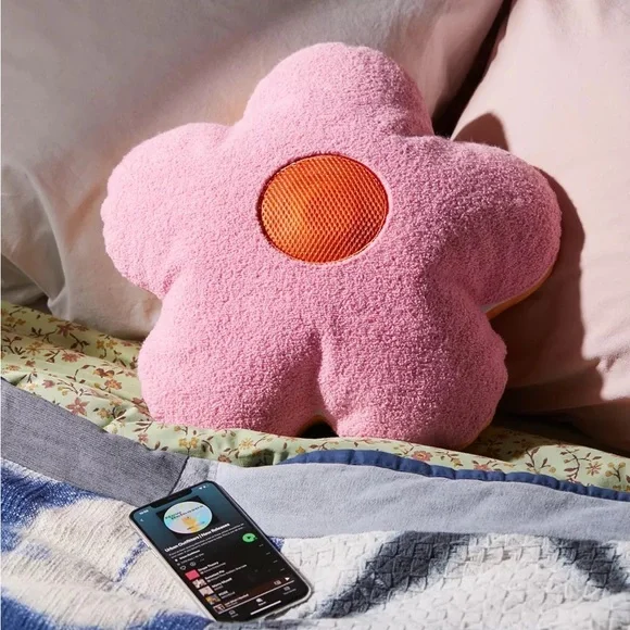 Urban Outfitters Portable Audio Video Nwt Iscream Daisy